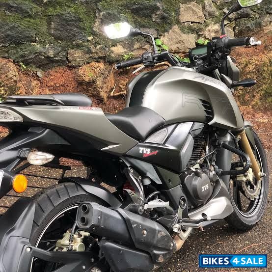 TVS Apache RTR 200 4V TVS Apache RTR 200 4V