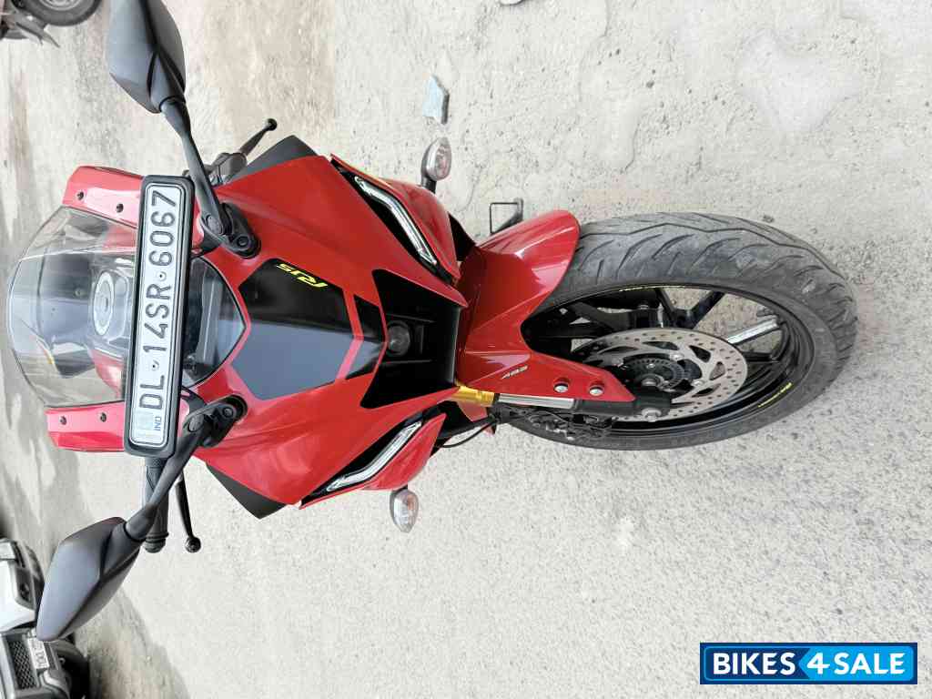 Metelic Red Yamaha R15 V4 Metelic Red Yamaha R15 V4
