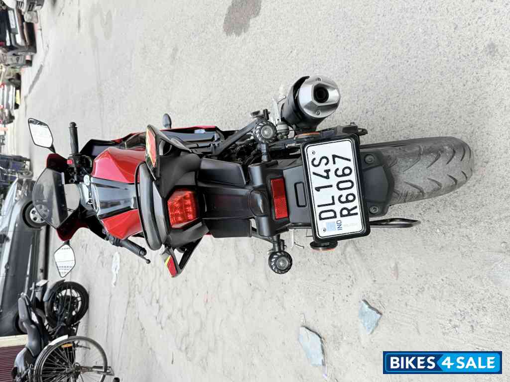 Metelic Red Yamaha R15 V4 Metelic Red Yamaha R15 V4