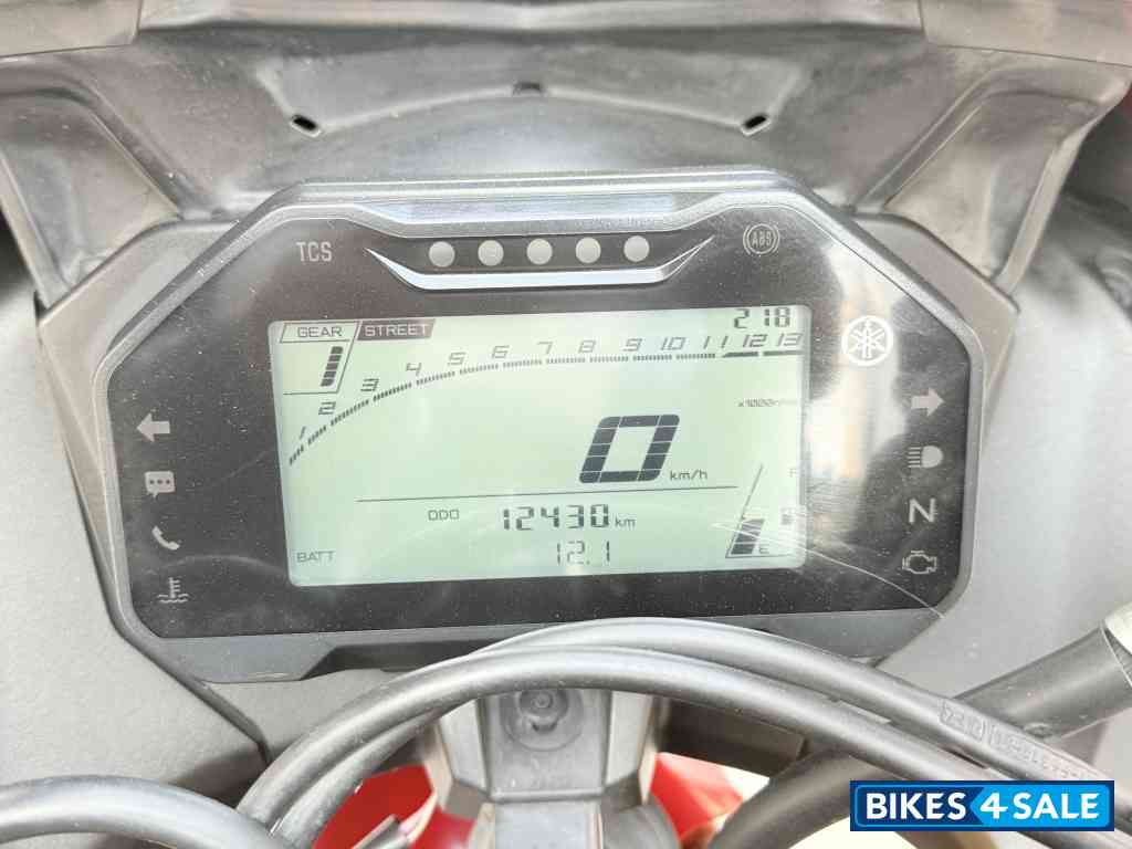 Metelic Red Yamaha R15 V4 Metelic Red Yamaha R15 V4