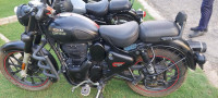 Royal Enfield Classic Stealth Black