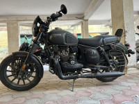 Yezdi Roadster Dark 2023 Model