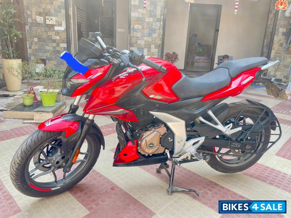 Red Bajaj Pulsar N250