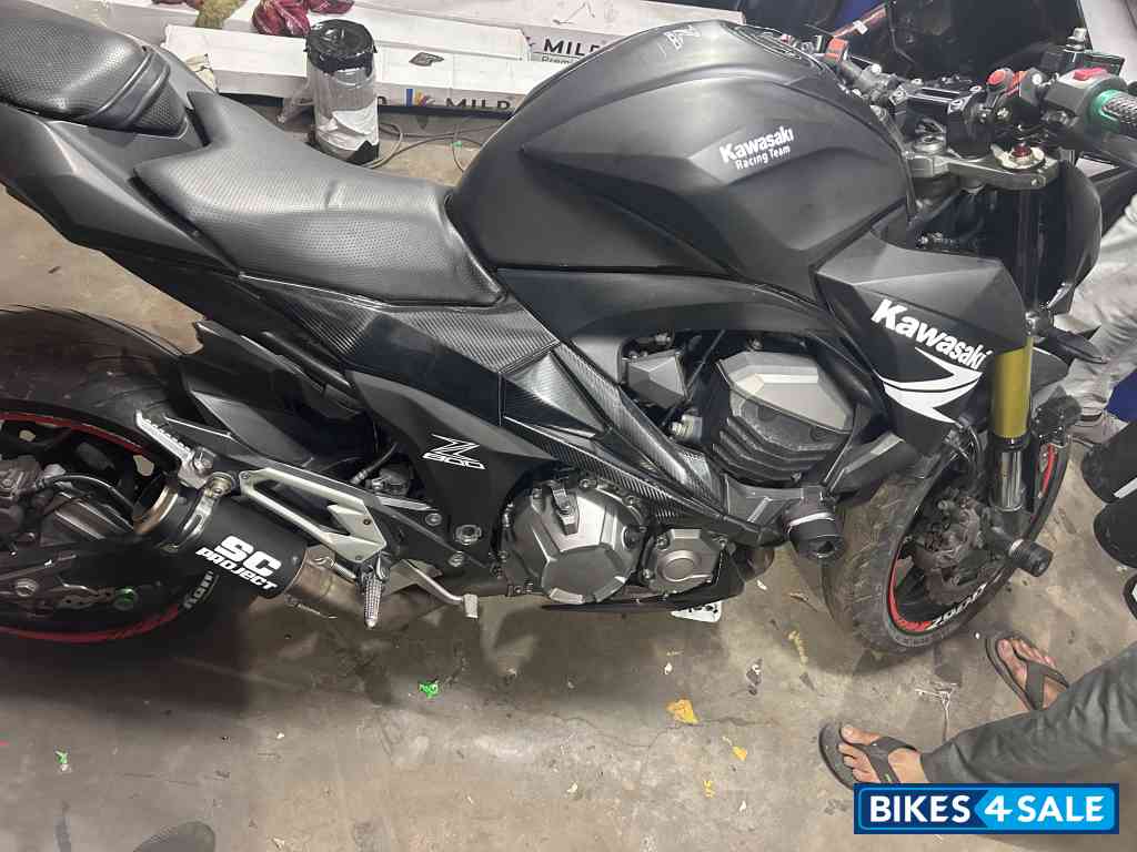 Black Kawasaki Z800 Black Kawasaki Z800