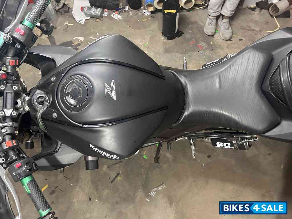 Black Kawasaki Z800 Black Kawasaki Z800