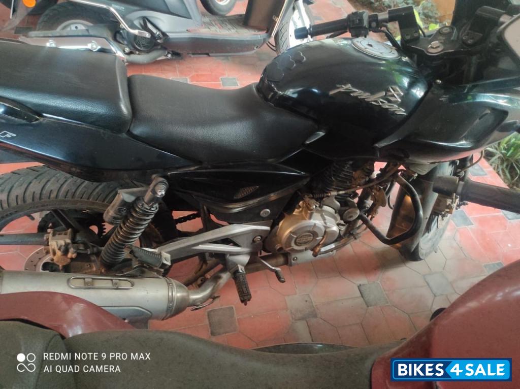 Bajaj Pulsar 220F