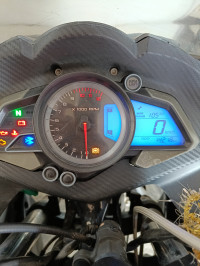 Bajaj Pulsar RS 200 ABS