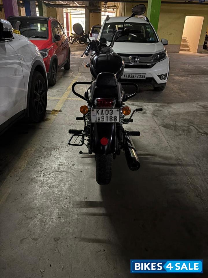 Matt Black Royal Enfield Thunderbird 350 Matt Black Royal Enfield Thunderbird 350