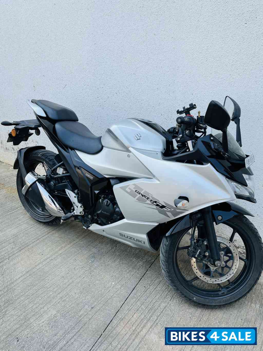 Silver Suzuki Gixxer SF BS6