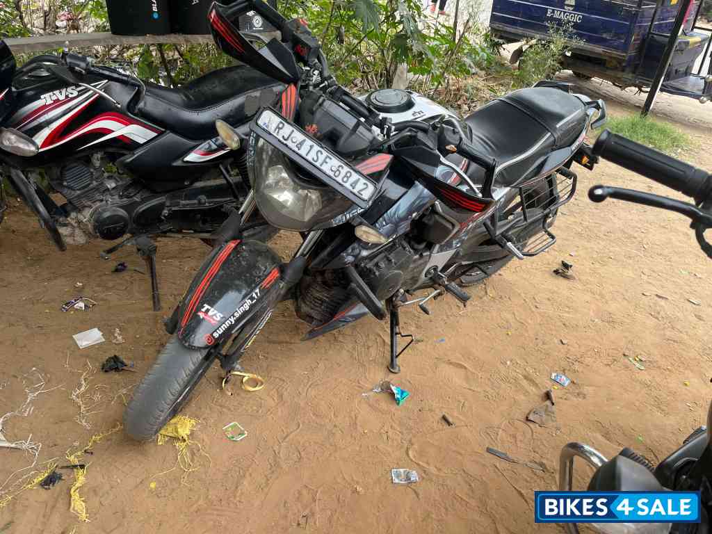 TVS Apache RTR 160 4V TVS Apache RTR 160 4V