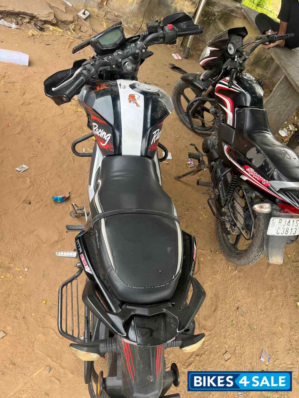 TVS Apache RTR 160 4V TVS Apache RTR 160 4V