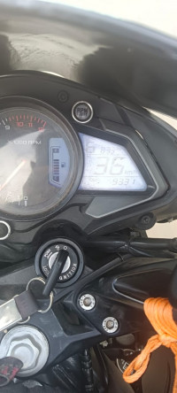 Glossy Ebony Black Bajaj Pulsar NS200