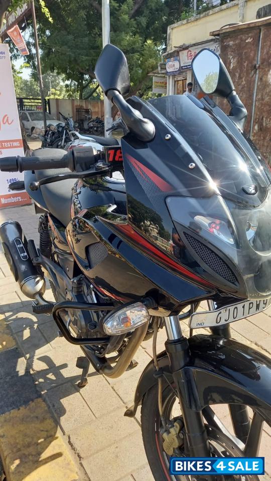 Bajaj Pulsar 220F Bajaj Pulsar 220F