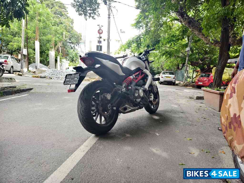 Benelli TNT 300 Benelli TNT 300