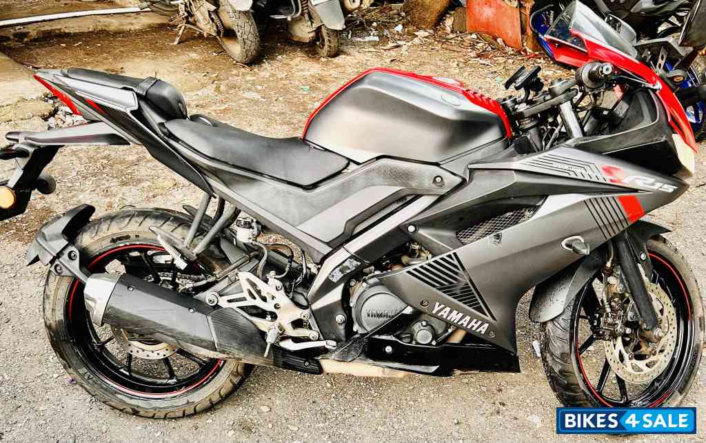 Thunder Grey Yamaha YZF R15 V3 Thunder Grey Yamaha YZF R15 V3