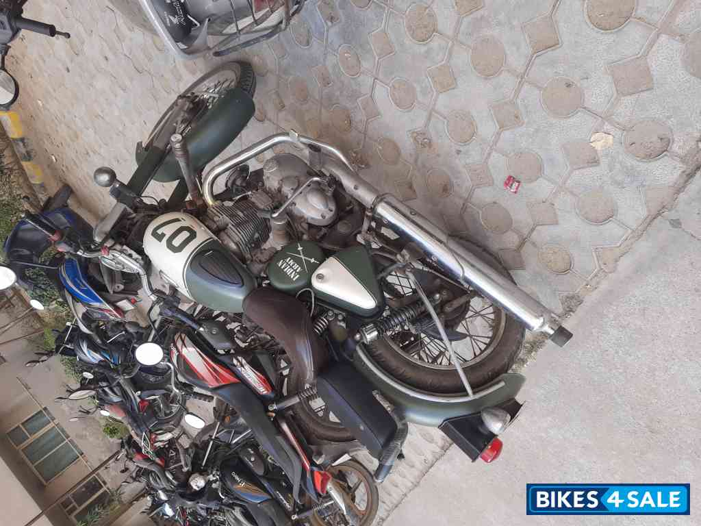 Grey Royal Enfield Classic 350 Grey Royal Enfield Classic 350