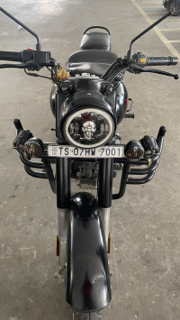 Royal Enfield Classic Stealth Black 2022 Model