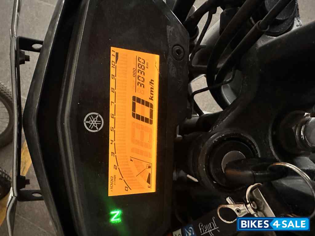 White Yamaha FZ25 White Yamaha FZ25