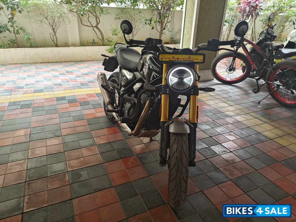 Phantom Black Triumph Speed 400 Phantom Black Triumph Speed 400