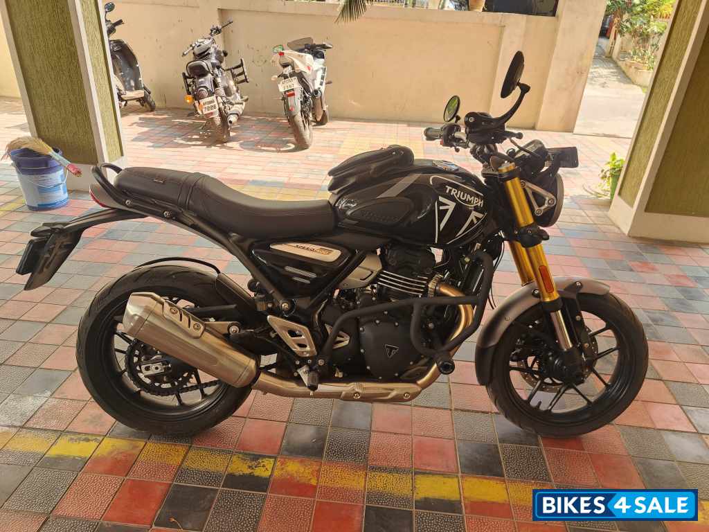 Phantom Black Triumph Speed 400 Phantom Black Triumph Speed 400