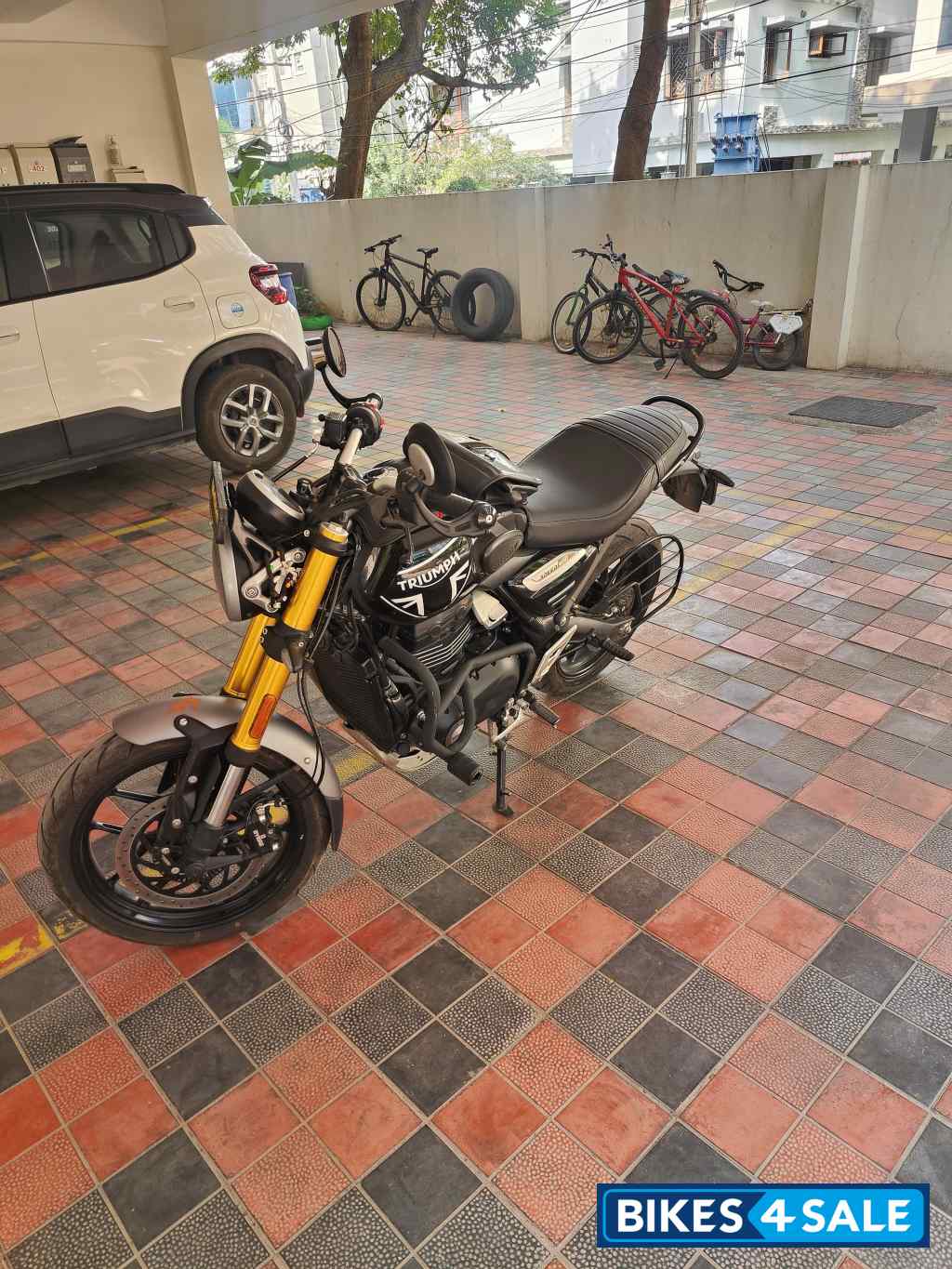 Phantom Black Triumph Speed 400 Phantom Black Triumph Speed 400