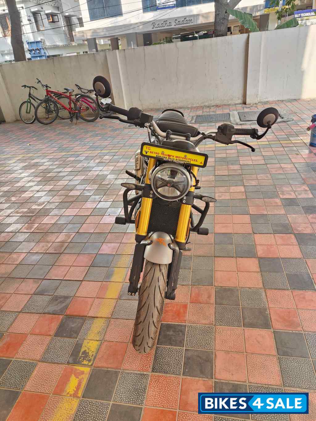 Phantom Black Triumph Speed 400 Phantom Black Triumph Speed 400