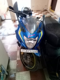 Blue Suzuki Gixxer SF