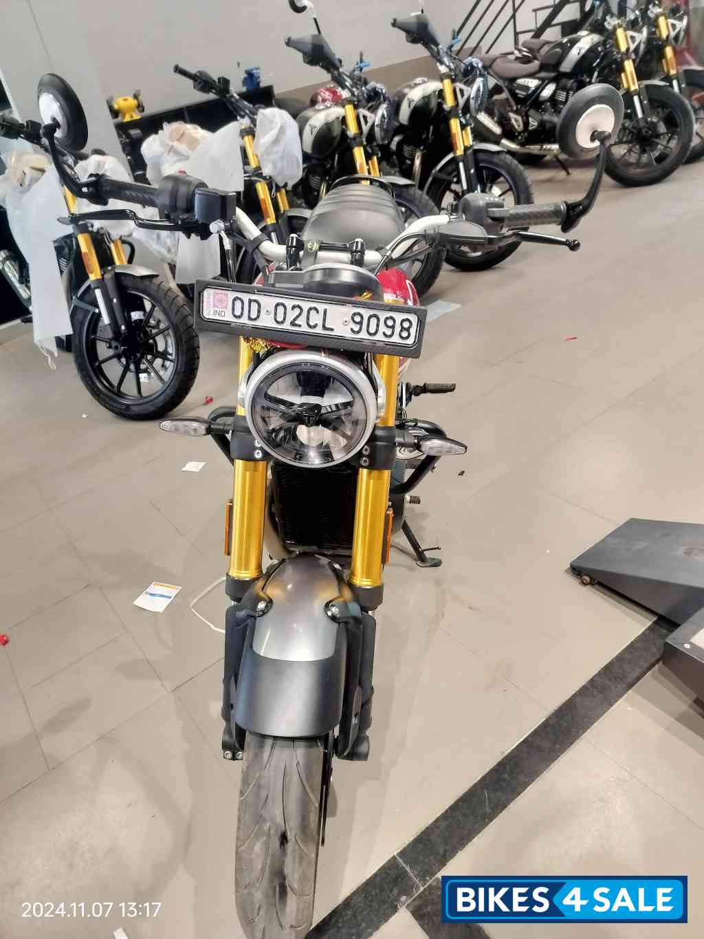 Carnival Red Triumph Speed 400 Carnival Red Triumph Speed 400