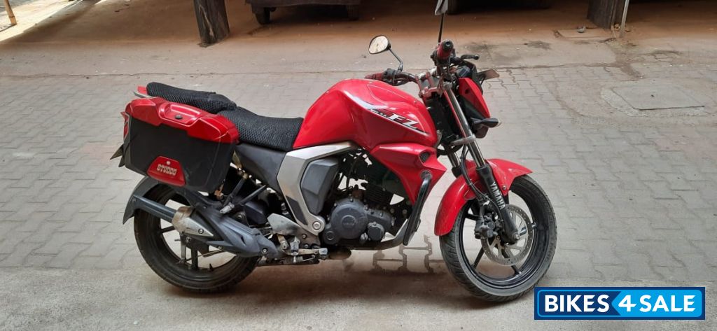 Red Yamaha FZ-S FI V2 Red Yamaha FZ-S FI V2