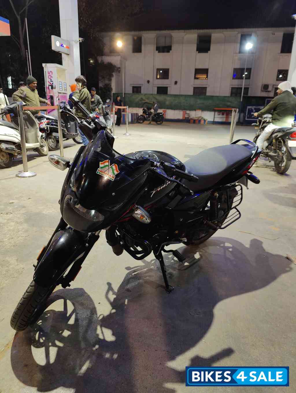 Bajaj Pulsar 125 Neon Disc Single Seat