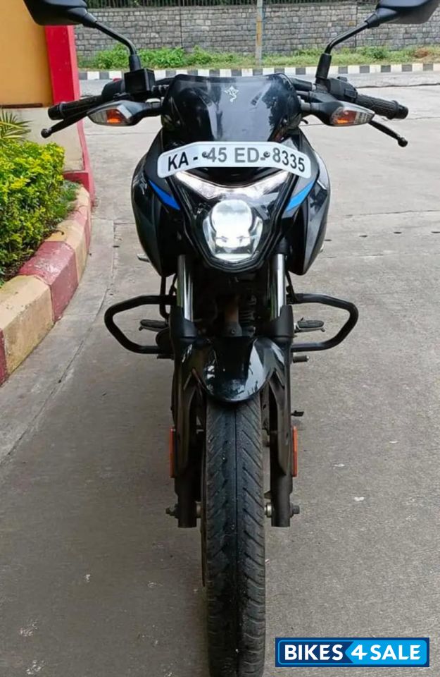 Ebony Black Blue Bajaj Pulsar P150 Twin Disc Split Seat