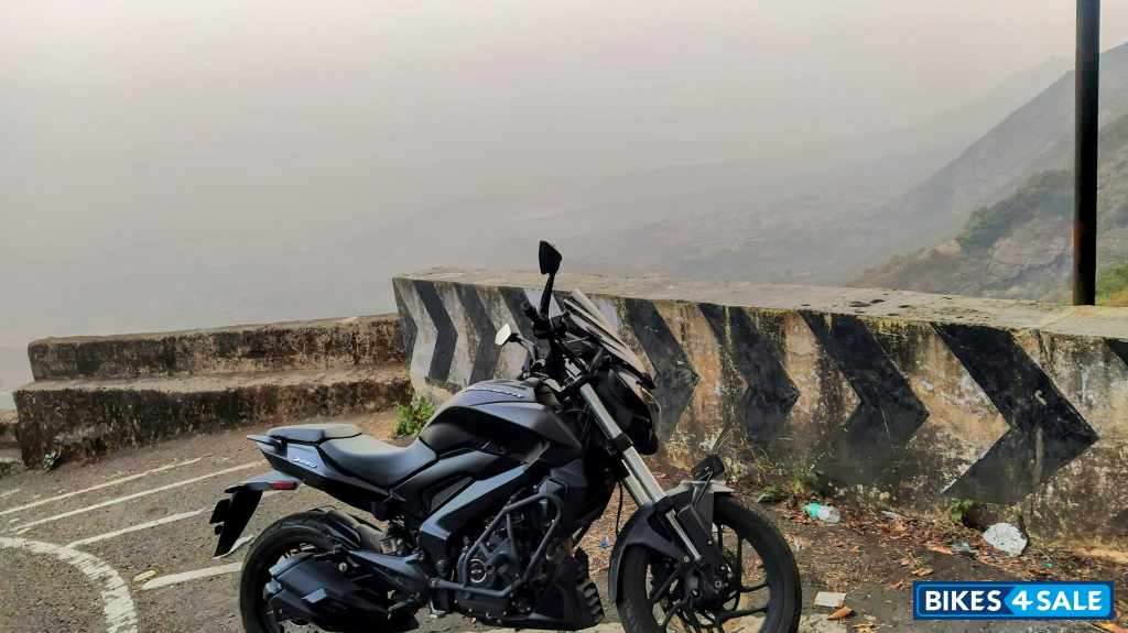Charcoal Black Bajaj Dominar 250