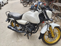 Bajaj V15 2016 Model