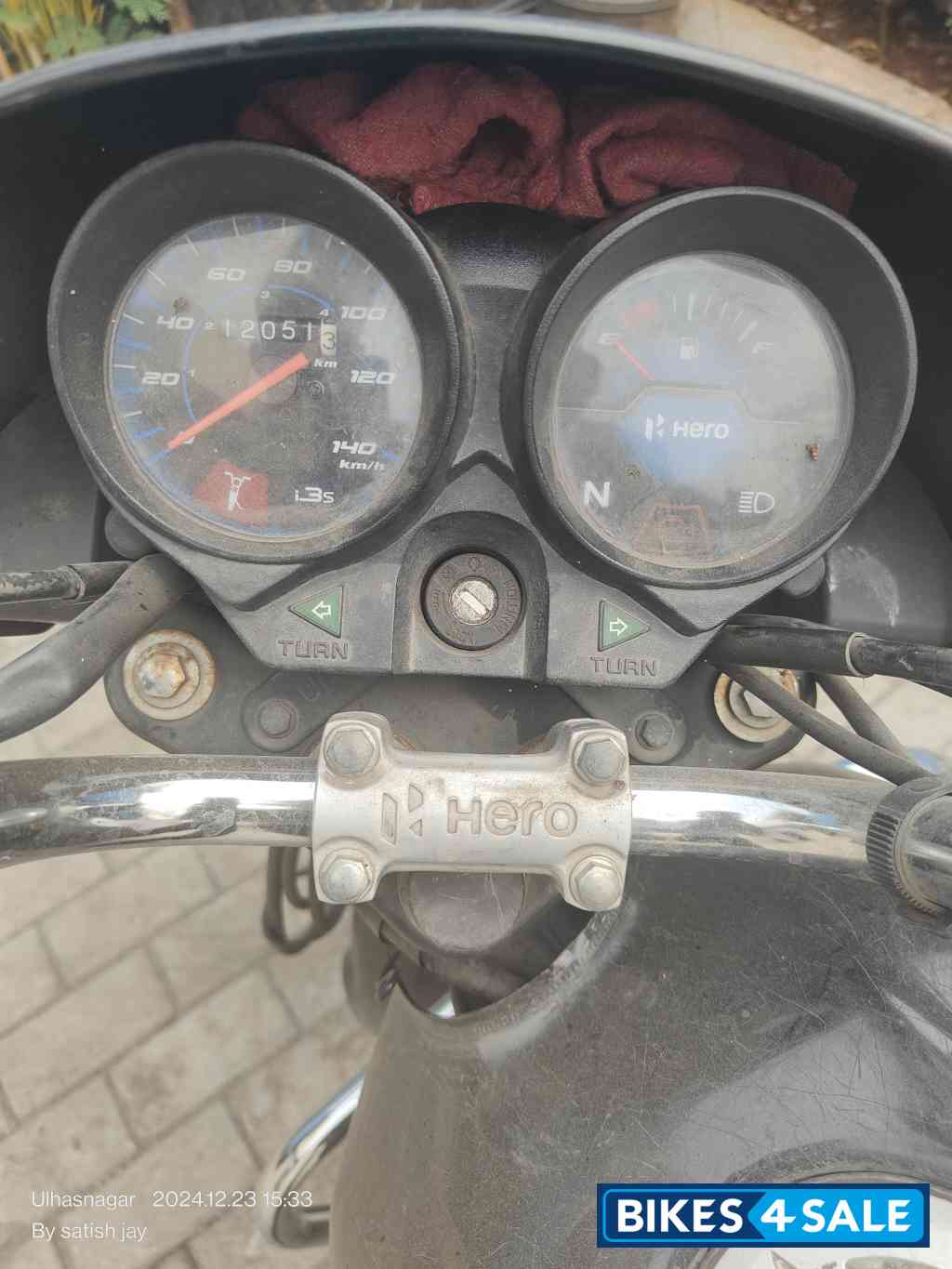 Grey Black Hero HF Deluxe BS6 Grey Black Hero HF Deluxe BS6