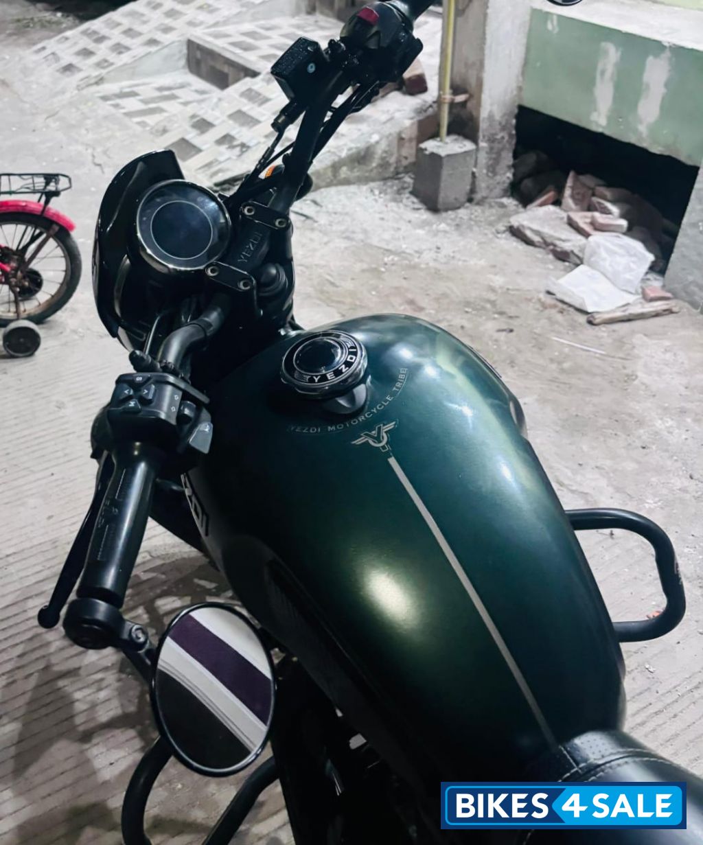 Yezdi Roadster Dark Yezdi Roadster Dark