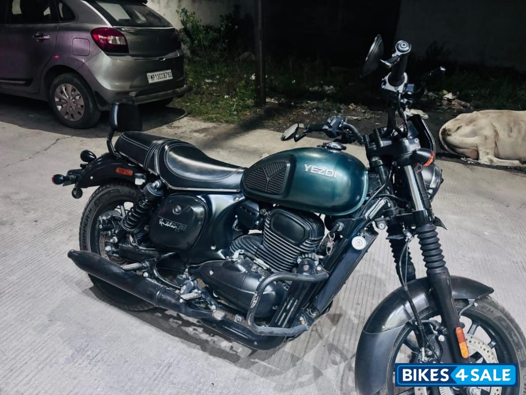 Yezdi Roadster Dark Yezdi Roadster Dark