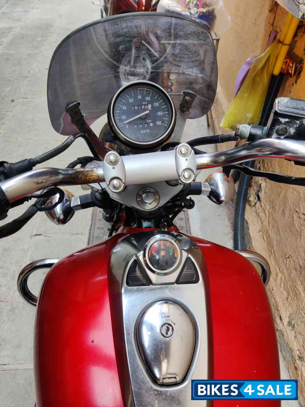 Bajaj Avenger 220 DTS-i Bajaj Avenger 220 DTS-i