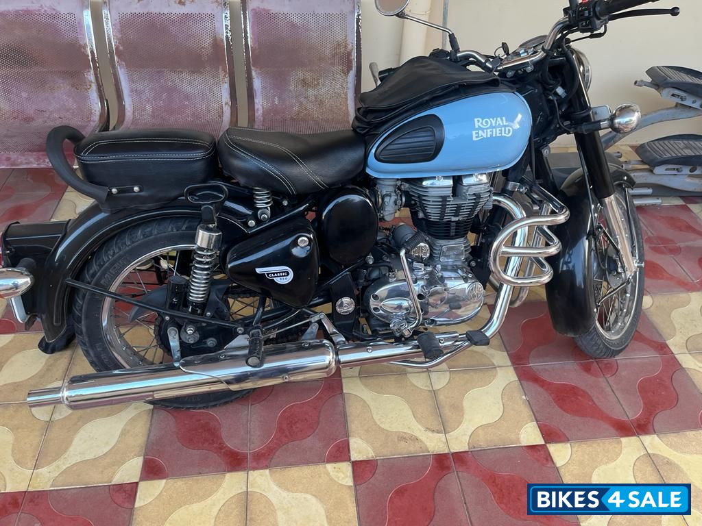 Redditch Blue Royal Enfield Classic 350 Redditch Blue Redditch Blue Royal Enfield Classic 350 Redditch Blue