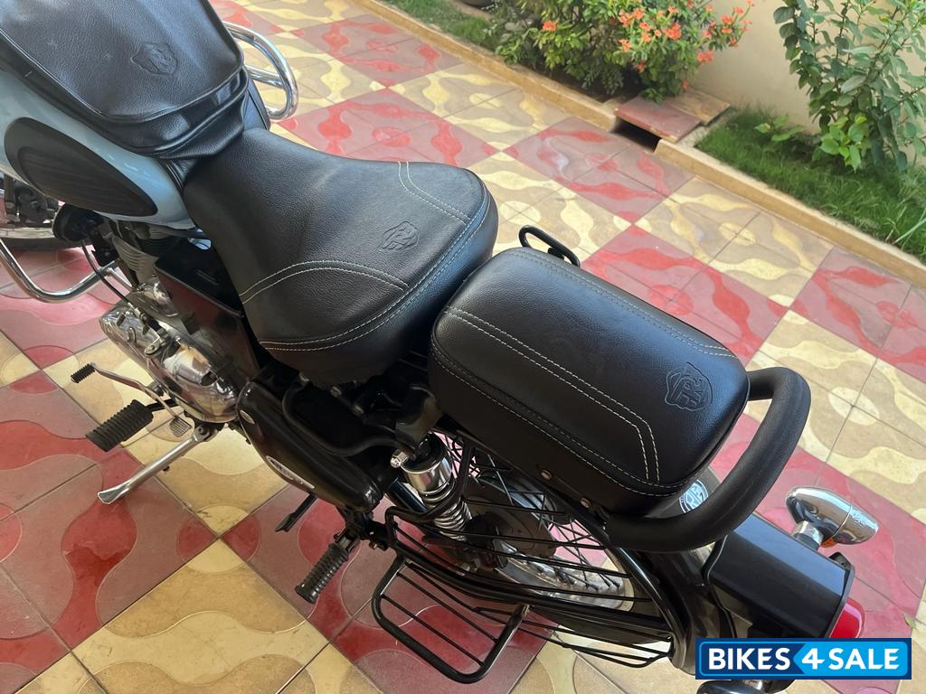 Redditch Blue Royal Enfield Classic 350 Redditch Blue Redditch Blue Royal Enfield Classic 350 Redditch Blue