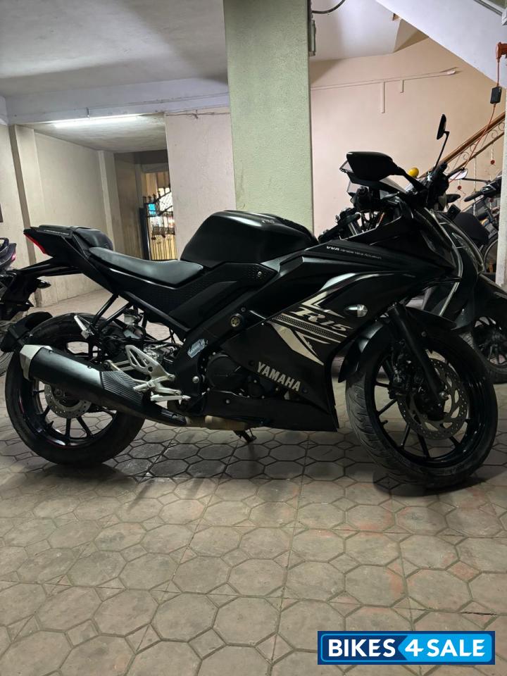 Black Yamaha YZF R15 S V3.0 Black Yamaha YZF R15 S V3.0