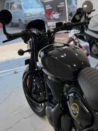 Royal Enfield Hunter 350 Metro