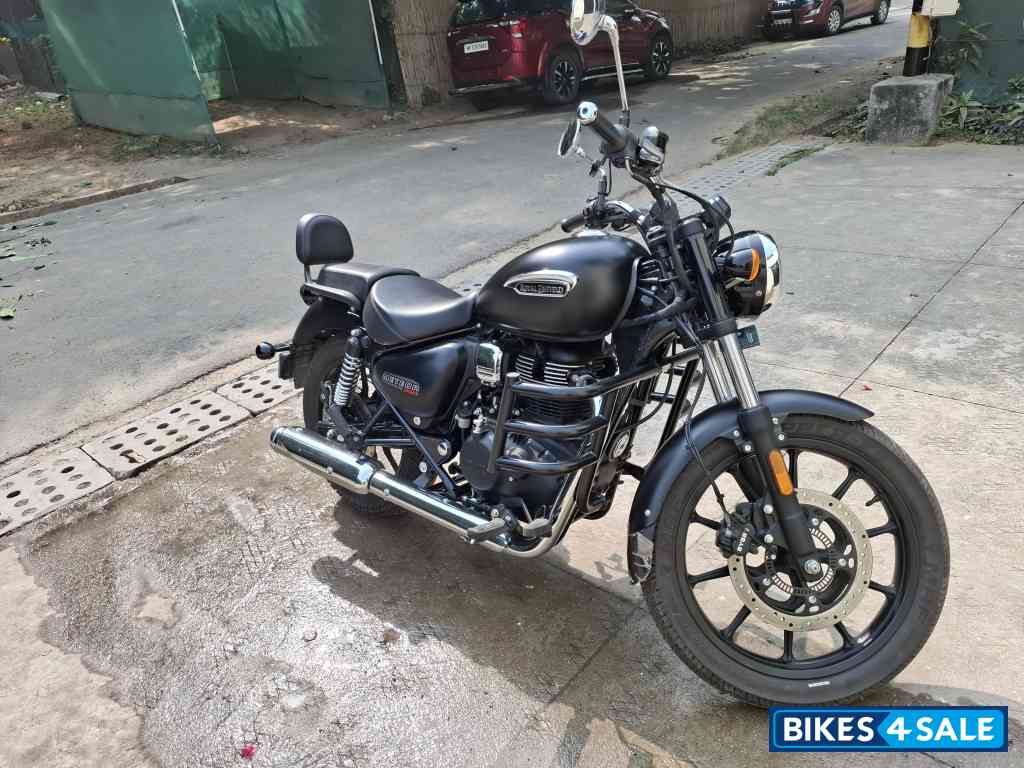 Royal Enfield Meteor 350 Stellar Royal Enfield Meteor 350 Stellar