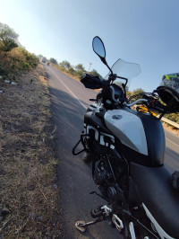 White Benelli TRK 502