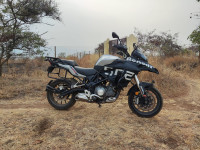 White Benelli TRK 502