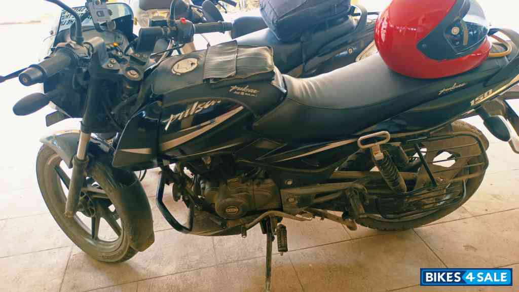 Black Bajaj Pulsar 150 DTSi Black Bajaj Pulsar 150 DTSi