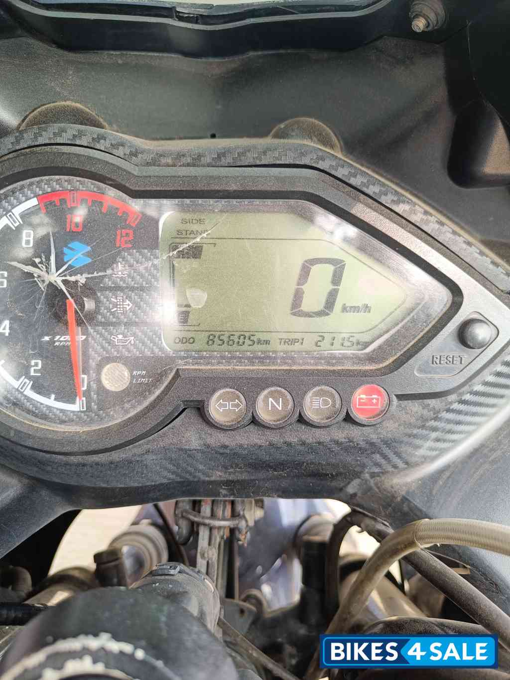 Royal Blue Bajaj Pulsar 220F Royal Blue Bajaj Pulsar 220F