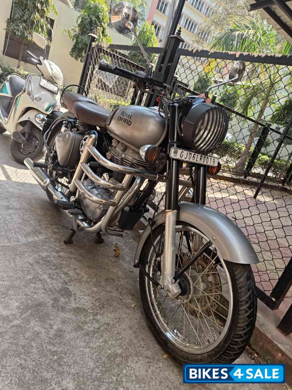Royal Enfield Classic Gunmetal Grey Royal Enfield Classic Gunmetal Grey