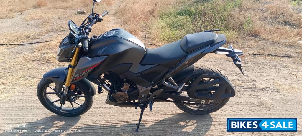 Honda CB300F Deluxe Pro Honda CB300F Deluxe Pro