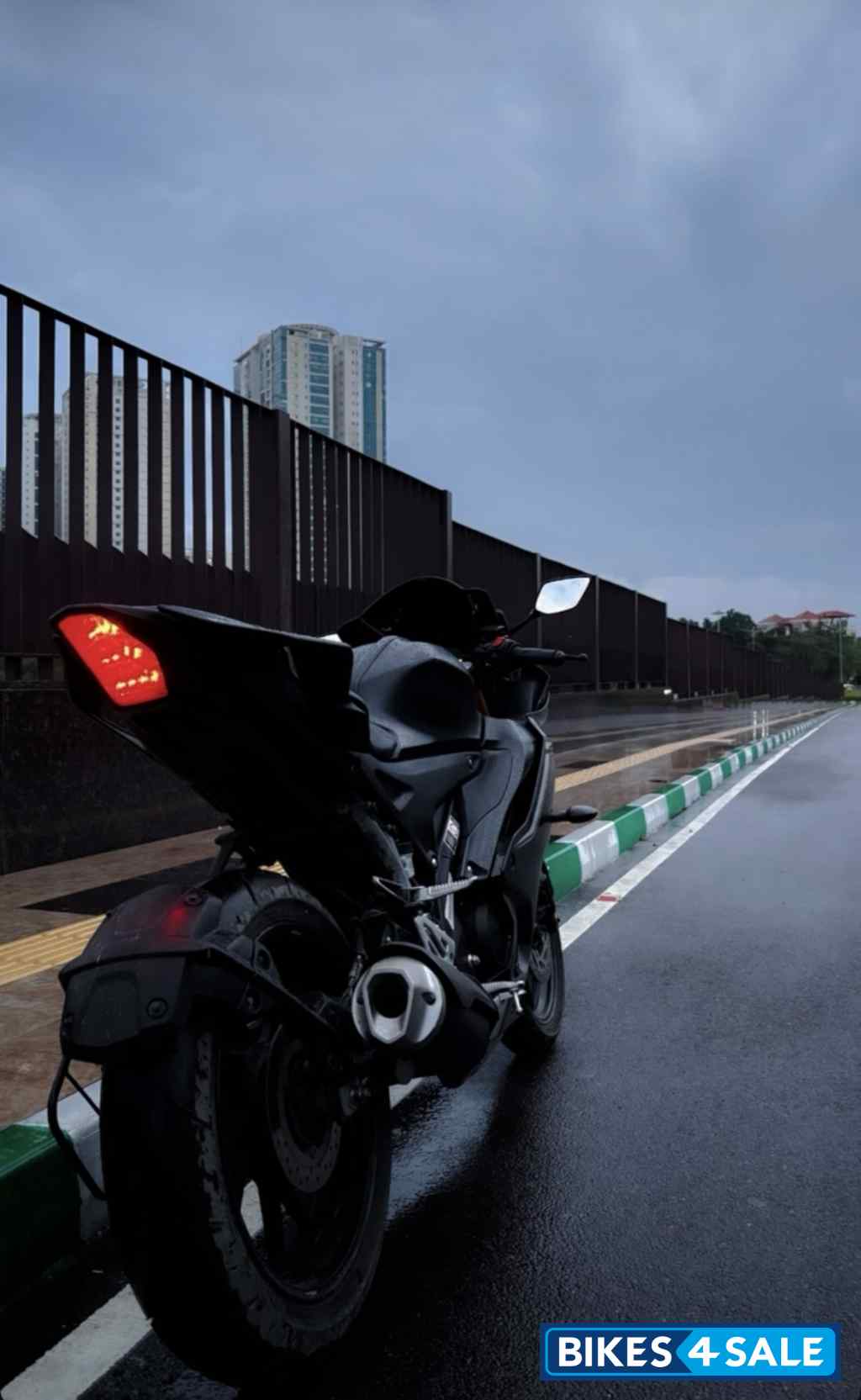 Midnight Yamaha R15 V4 Midnight Yamaha R15 V4