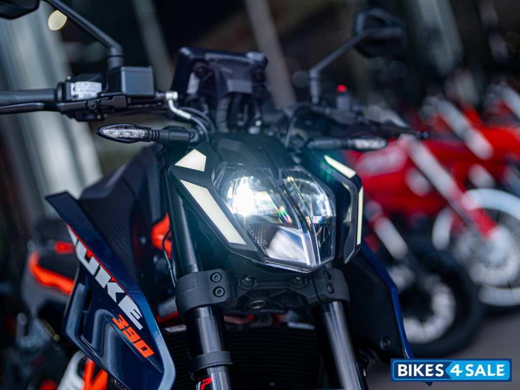 Bule KTM Duke 390 2024 Bule KTM Duke 390 2024